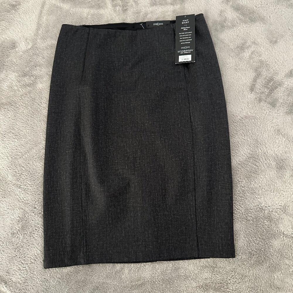 NWT Liverpool Ponte Knit Skirt Women's size 8 Gray Black